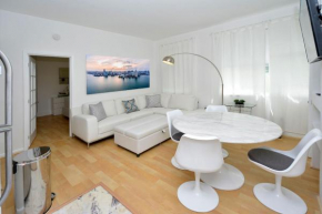 Art Deco Washingthon Apartment